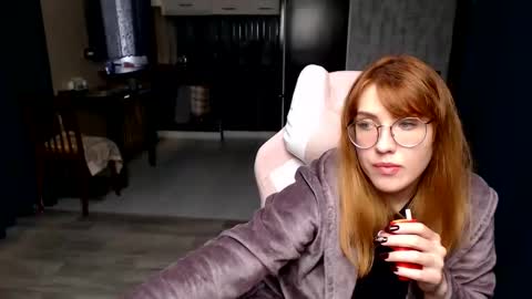 Snapshot of reginasmilee chatting on October 2025 11:42:01 AM Regina online show from October 2025 11:42:01 AM