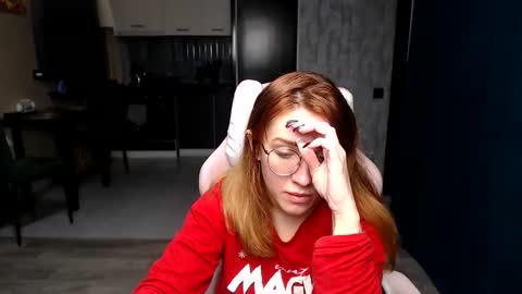 Snapshot of reginasmilee chatting on October 2025 01:51:02 AM Regina online show from October 2025 01:51:02 AM