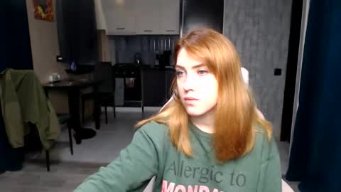 Snapshot of reginasmilee chatting on November 2025 01:19:02 AM Regina online show from November 2025 01:19:02 AM