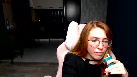 Snapshot of reginasmilee chatting on November 2025 01:17:02 PM Regina online show from November 2025 01:17:02 PM