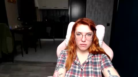 Snapshot of reginasmilee chatting on December 2025 12:52:02 AM Regina online show from December 2025 12:52:02 AM