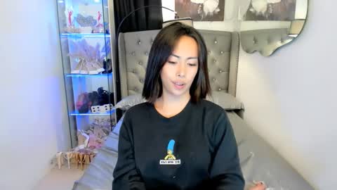 reighnempress online show from March 2026 01:40:02 PM