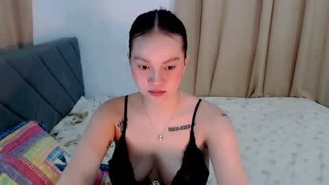 Snapshot of reignxxxx chatting on June 2026 08:19:01 PM Rei online show from June 2026 08:19:01 PM