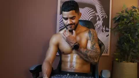 Snapshot of reik_von chatting on July 2026 12:19:01 PM Reik online show from July 2026 12:19:01 PM