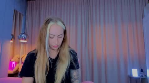 Snapshot of reina_cummings chatting on November 2025 07:09:01 AM reina cummings online show from November 2025 07:09:01 AM