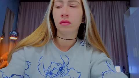 Snapshot of reina_cummings chatting on November 2025 06:35:02 AM reina cummings online show from November 2025 06:35:02 AM