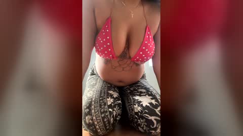 reinaassss online show from December 2025 08:28:02 PM