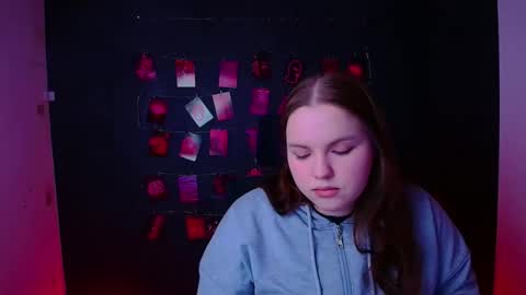 Reina online show from January 2026 12:44:02 PM