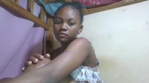 Snapshot of reinechi chatting on May 2026 04:18:02 AM Reinechi online show from May 2026 04:18:02 AM