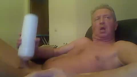 reini7211 online show from October 2025 12:22:02 AM