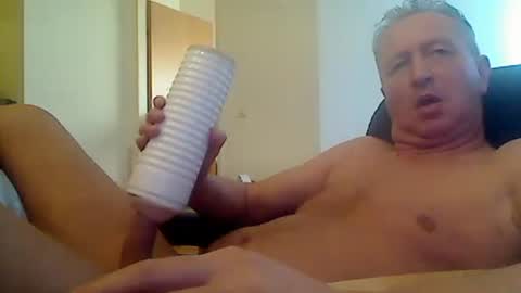 reini7211 online show from April 2026 11:09:01 AM