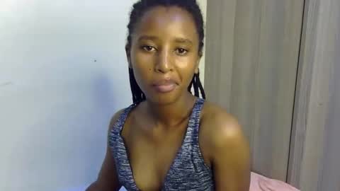 Snapshot of rellings_maya chatting on January 2025 08:33:01 AM rellings-maya online show from January 2025 08:33:01 AM