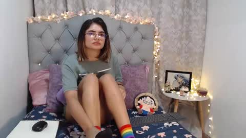 Snapshot of rem_evans chatting on January 2025 06:09:01 AM Erika online show from January 2025 06:09:01 AM