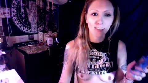 Snapshot of remedy_michelle chatting on March 2025 06:56:01 PM Remedy online show from March 2025 06:56:01 PM