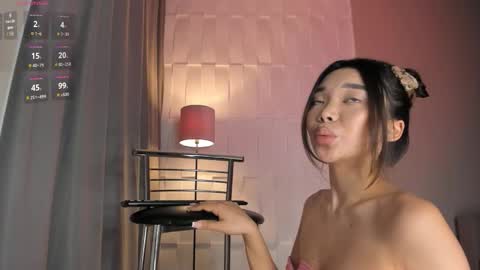 Snapshot of ren_esma chatting on November 2025 03:49:01 AM Ren online show from November 2025 03:49:01 AM