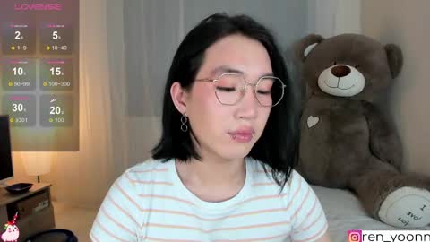 Snapshot of ren_yoonn chatting on May 2026 04:53:02 AM Ren online show from May 2026 04:53:02 AM