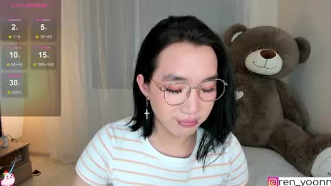Snapshot of ren_yoonn chatting on June 2026 04:37:01 AM Ren online show from June 2026 04:37:01 AM
