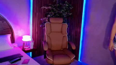 Renata online show from September 2025 10:05:02 AM