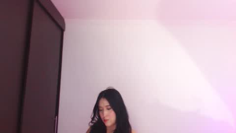    online show from December 2025 02:49:01 AM