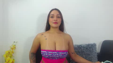 renatabrownn28 online show from April 2026 06:57:01 AM