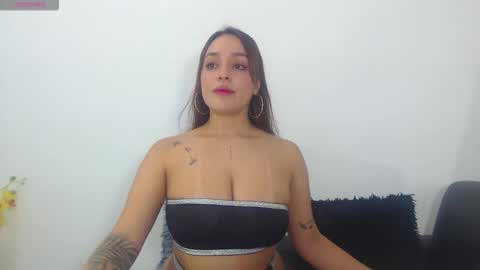renatabrownn28 online show from May 2026 05:56:02 AM