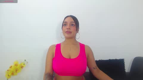 renatabrownn28 online show from May 2026 04:32:02 AM