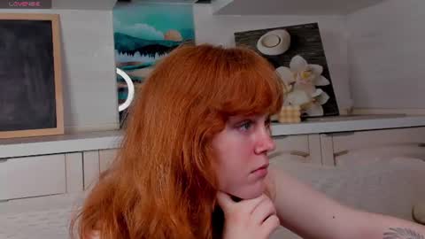 Snapshot of reneefoxy_ chatting on June 2026 01:16:02 AM reneefoxy_ online show from June 2026 01:16:02 AM