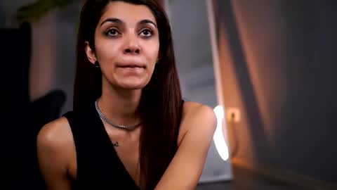 Snapshot of reneevoss chatting on December 2025 08:29:02 AM Rena online show from December 2025 08:29:02 AM