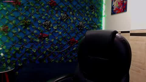 R E N E  online show from February 2025 04:16:02 AM