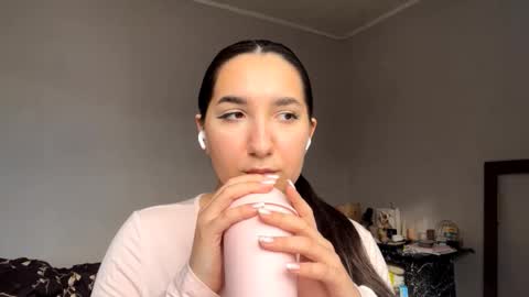 Olivia online show from March 2026 11:03:01 AM