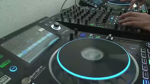 Snapshot of reticuli chatting on December 2024 06:42:02 PM GearPorn online show from December 2024 06:42:02 PM