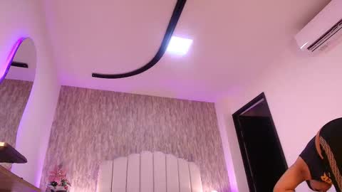 REVEN online show from December 2025 03:01:02 AM