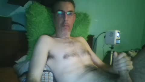 reyes_albert2006 online show from February 2025 04:52:02 AM