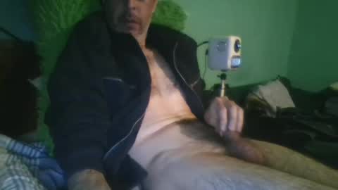 reyes_albert2006 online show from February 2025 12:48:02 PM