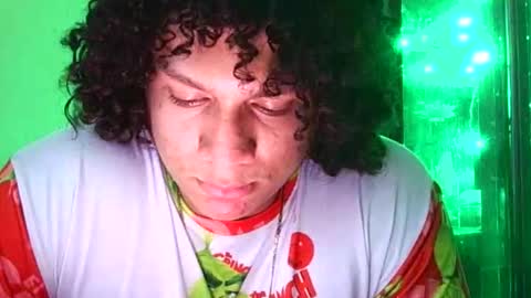 Snapshot of reylunaxxx chatting on December 2025 11:53:01 PM REYHOT online show from December 2025 11:53:01 PM