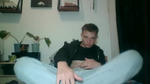 Snapshot of reynhardt chatting on June 2026 10:10:01 PM reynhardt online show from June 2026 10:10:01 PM