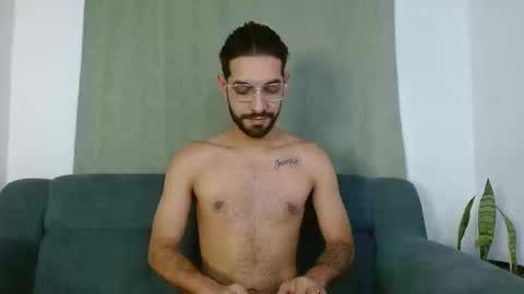 Snapshot of reypablo1 chatting on September 2025 10:33:02 PM REY PABLO Independent online show from September 2025 10:33:02 PM