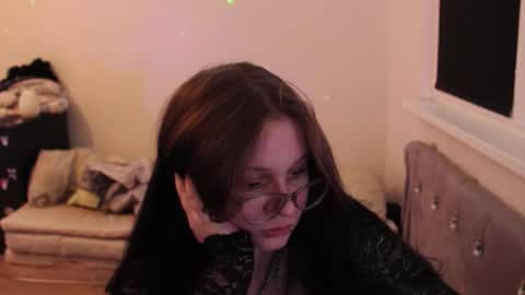 reyreyclub online show from December 2025 04:01:02 PM