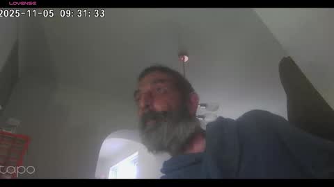 reza240782 online show from November 2025 09:31:01 AM