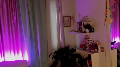 Snapshot of rhaenyra_ chatting on June 2026 08:53:02 PM Rhaenyra online show from June 2026 08:53:02 PM