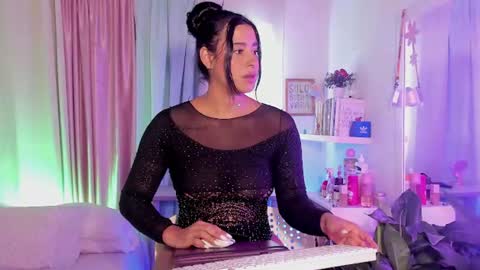 Snapshot of rhaenyra_ chatting on June 2026 05:59:01 PM Rhaenyra online show from June 2026 05:59:01 PM