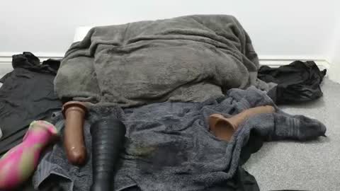 Rhiannon Skyes online show from December 2024 02:00:01 PM