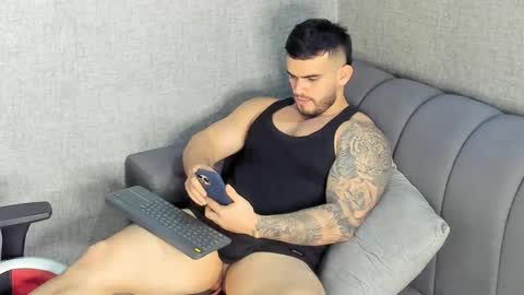 ricardogonzalez666 online show from January 2025 03:29:01 AM