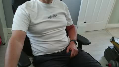Snapshot of rich_uk56 chatting on June 2026 09:58:01 AM UK Straight Guy online show from June 2026 09:58:01 AM