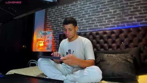 --- Richar --- online show from December 2025 02:45:02 PM