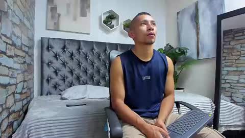 Snapshot of richar_voller chatting on July 2026 11:27:01 AM richar_voller online show from July 2026 11:27:01 AM