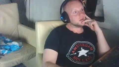 richardd110011 online show from June 2026 11:35:01 PM