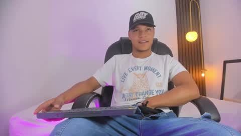 Snapshot of ricky_owens1 chatting on December 2024 09:17:01 PM Ricky online show from December 2024 09:17:01 PM