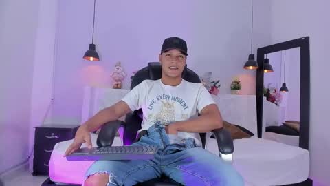 Snapshot of ricky_owens1 chatting on December 2024 09:11:01 PM Ricky online show from December 2024 09:11:01 PM