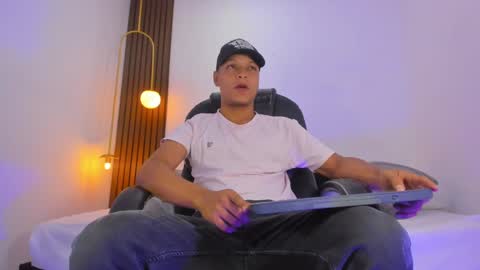 Snapshot of ricky_owens1 chatting on February 2025 09:52:01 PM Ricky online show from February 2025 09:52:01 PM